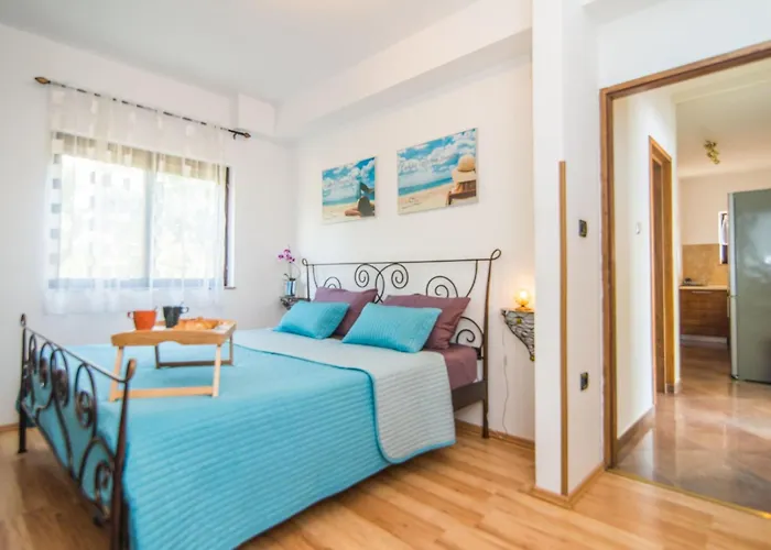 Vakantiehuis Ferienvilla Mit Pool In By Interhome