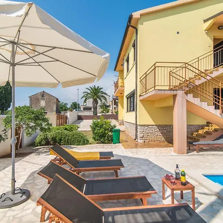 Tatil Evi Ferienvilla Mit Pool In By Interhome Pula