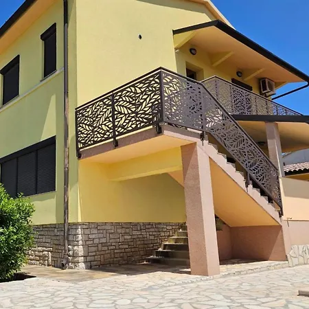 Hébergement de vacances Ferienvilla Mit Pool In By Interhome Pula