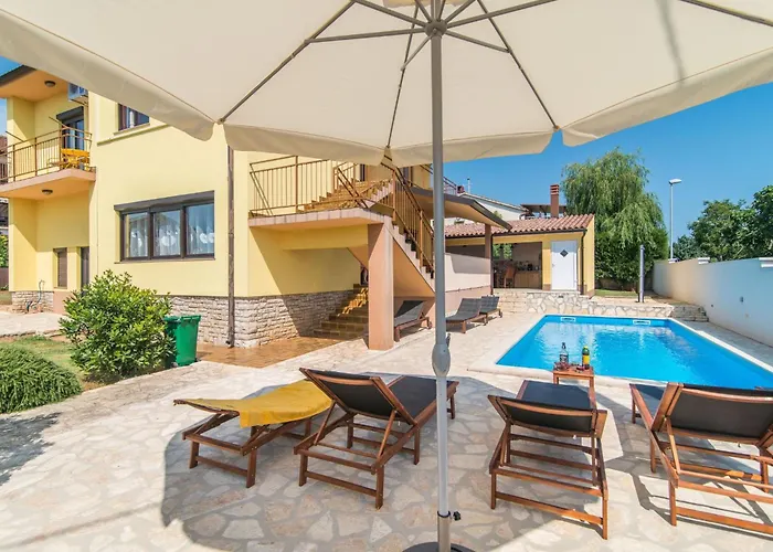 Semesterbostad Ferienvilla Mit Pool In By Interhome