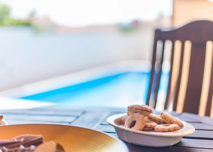 Ferienvilla Mit Pool In By Interhome * 普拉