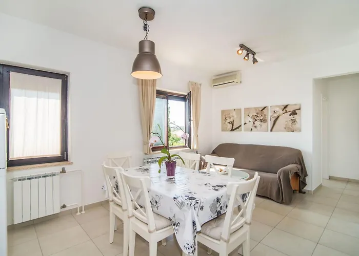 Ferienvilla Mit Pool In By Interhome * 普拉