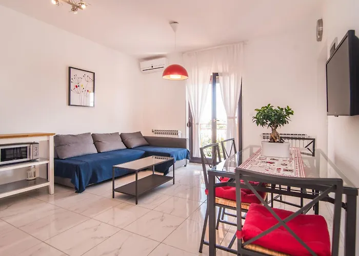 Tatil Evi Ferienvilla Mit Pool In By Interhome Pula