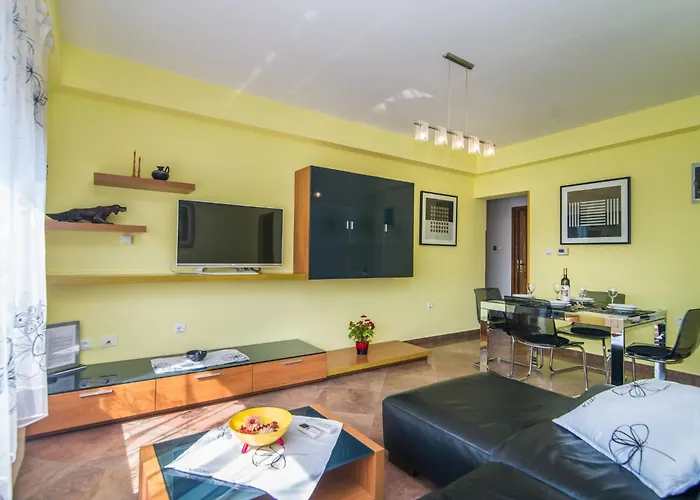 Ferienvilla Mit Pool In By Interhome *