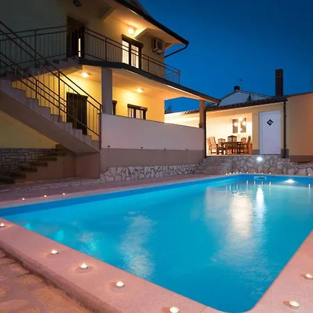 Ferienvilla Mit Pool In By Interhome Póla