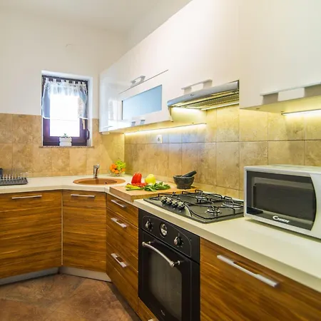 Ferienvilla Mit Pool In By Interhome * بولا