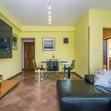 Ferienvilla Mit Pool In By Interhome بولا