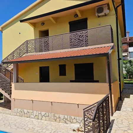 Ferienvilla Mit Pool In By Interhome * بولا
