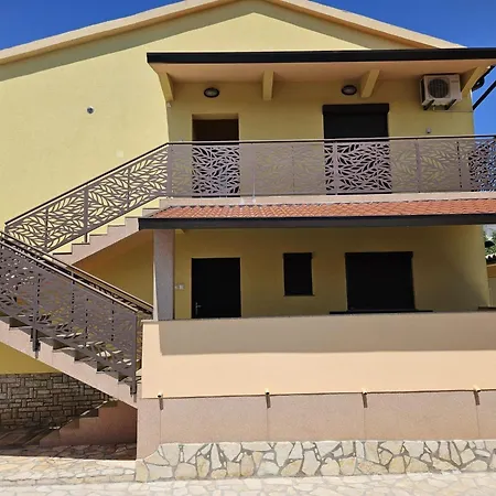 بيت للعطل Ferienvilla Mit Pool In By Interhome